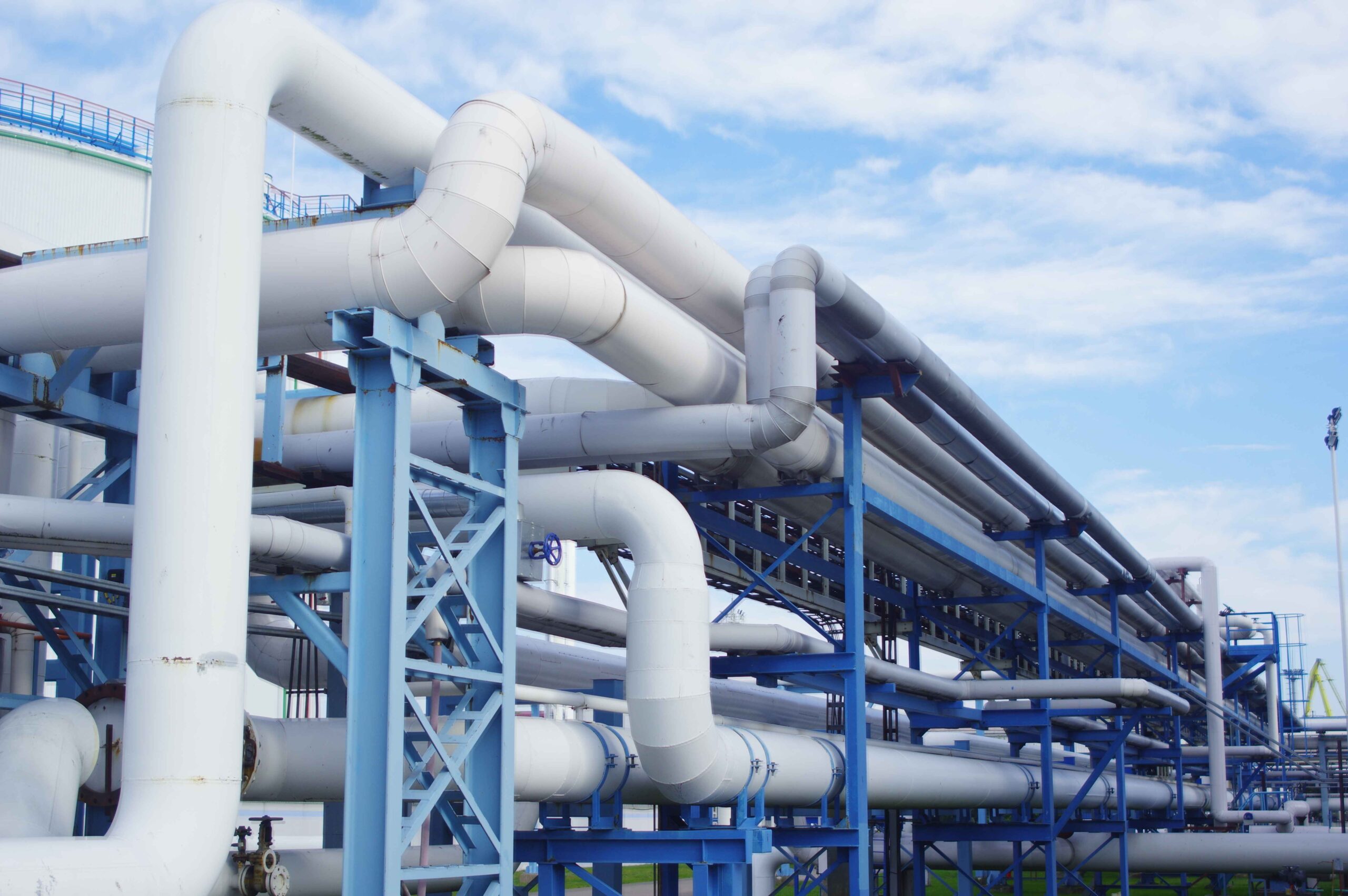 closeup-industrial-pipelines-around-factor-sunny-day_11zon